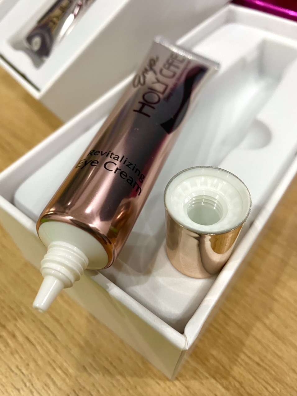 Kem dưỡng mắt Enya Holycare DATE 4/2025