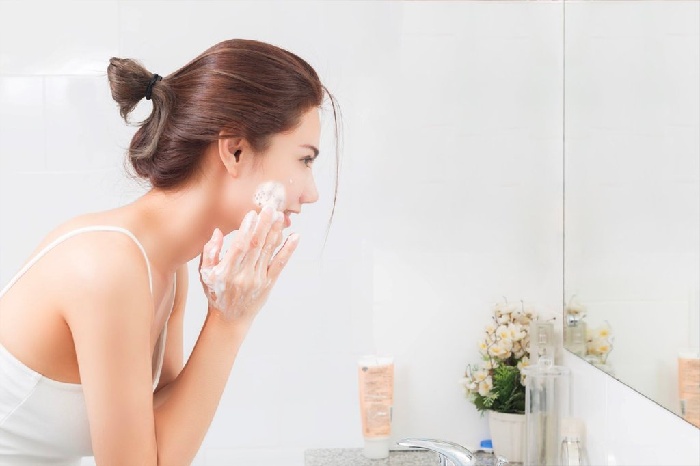 Cách chăm sóc da mặt bằng sữa rửa mặt đúng cách