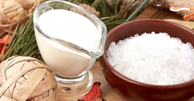 Muối biển và sữa tươi – làm sạch và cấp khoáng